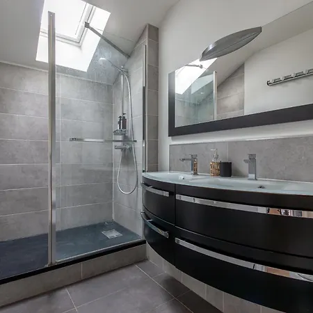T3 Business Bordeaux Fibre Et Wi-fi Parking Bus Appartement